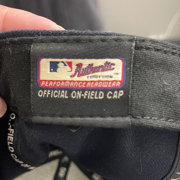 New Era Navy NY Logo Cap with World Series Patch - Picture 6 of 9